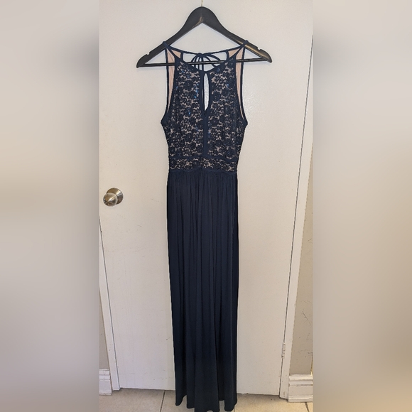 Elegant Navy Blue Lace Formal Dress - Picture 1 of 4